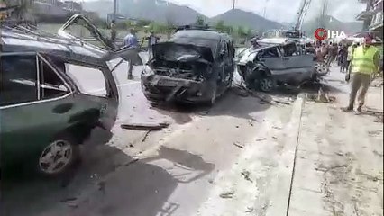 Erzurum’da feci kaza: Beton mikseri onlarca aracı biçti