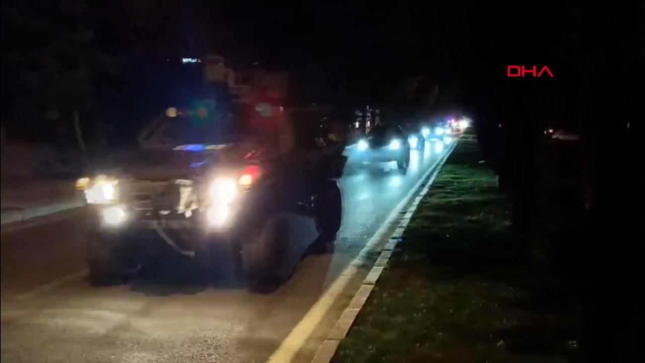 Elazığ'da hakem ve Vansporlu oyuncular zırhlı araçlarla stattan ayrıldı