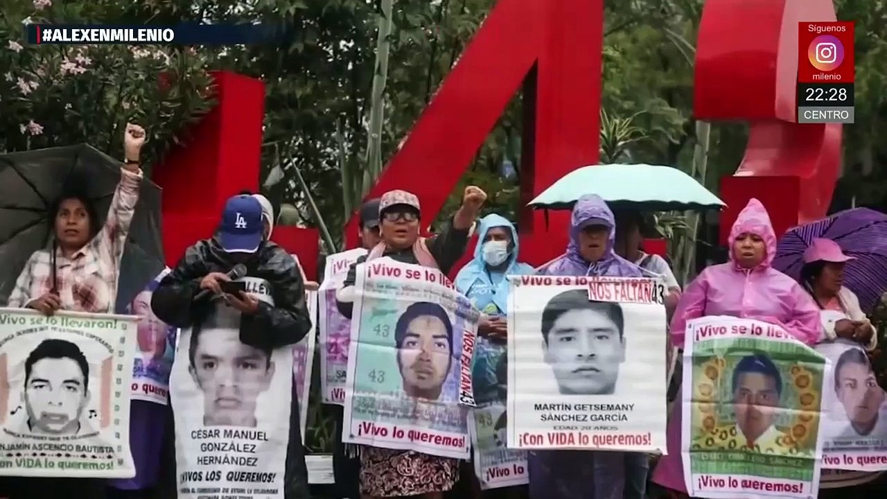 Marcha masiva en CdMx con padres de los 43 normalistas y apoyo de la ...