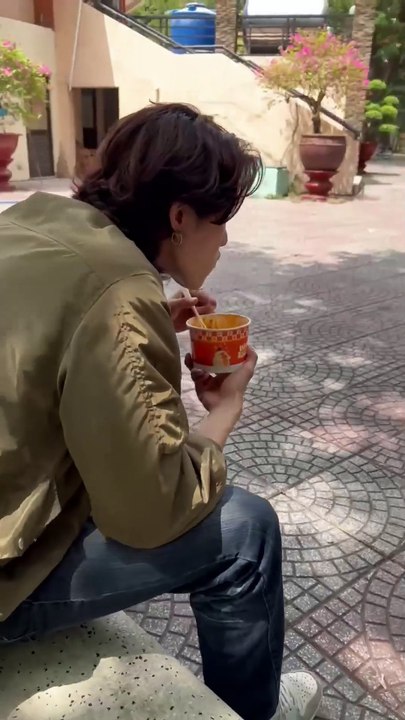 My friend appears out of nowhere the moment I unwrap a snack!