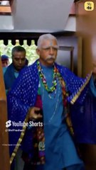 आचार्य जी, मॉडर्न कपड़े क्यों पहनते हैं आप? || आचार्य प्रशांत