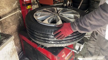 7 Oto lastik tamiri patlak teker Beşiktaş Şişli Mecidiyeköy Sinan Usta 30 yıllık usta tel aşağıda