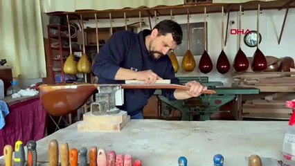 Babasından devraldığı atölyede 20 yıldır canla başla çalışıyor