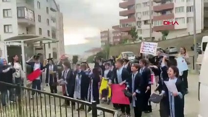 Öğrencilerinden kanser tedavisi gören öğretmenlerini ağlatan sürpriz