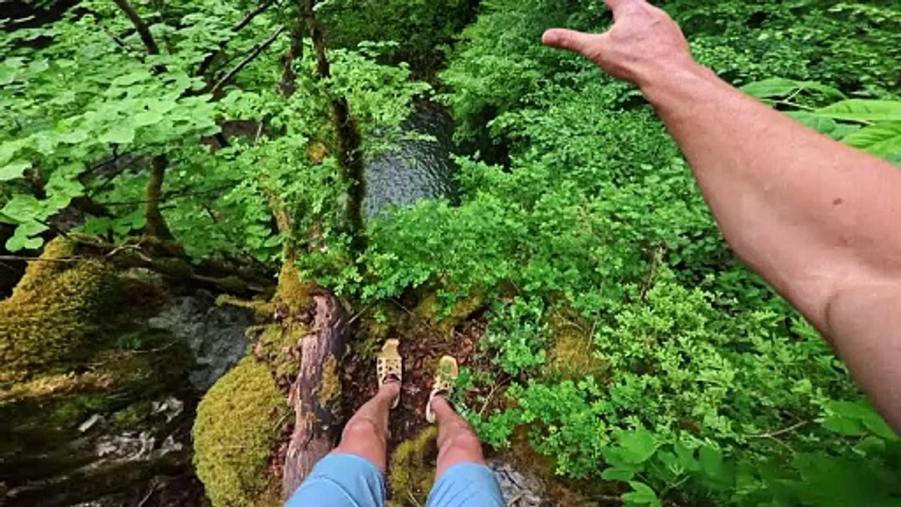 Le "cliff jumper" Jérémy Nicollin vise le record du monde de saut