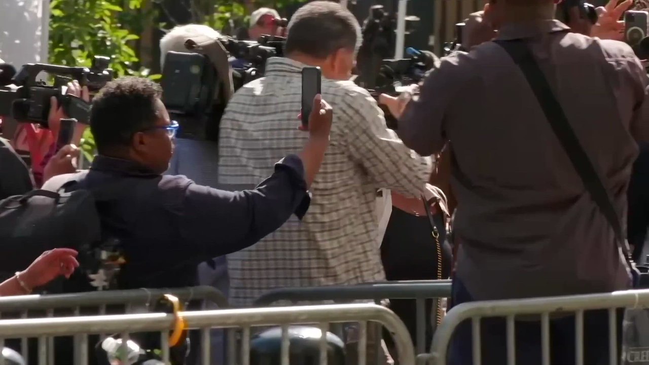 DIDDY’S MOTHER JANICE COMBS AND PUBLICIST HOLLY BAIRD ARRIVE AT COURT