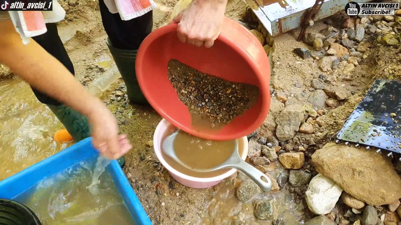 Why Is There So Much Gold In This River Gold Prospecting  in Rivers and Streams 2
