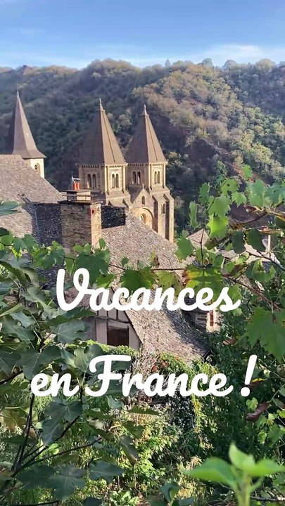 Balades, randonnées, activités nautiques, piscine, accrobranche, visites, détente ... les vacances idéales