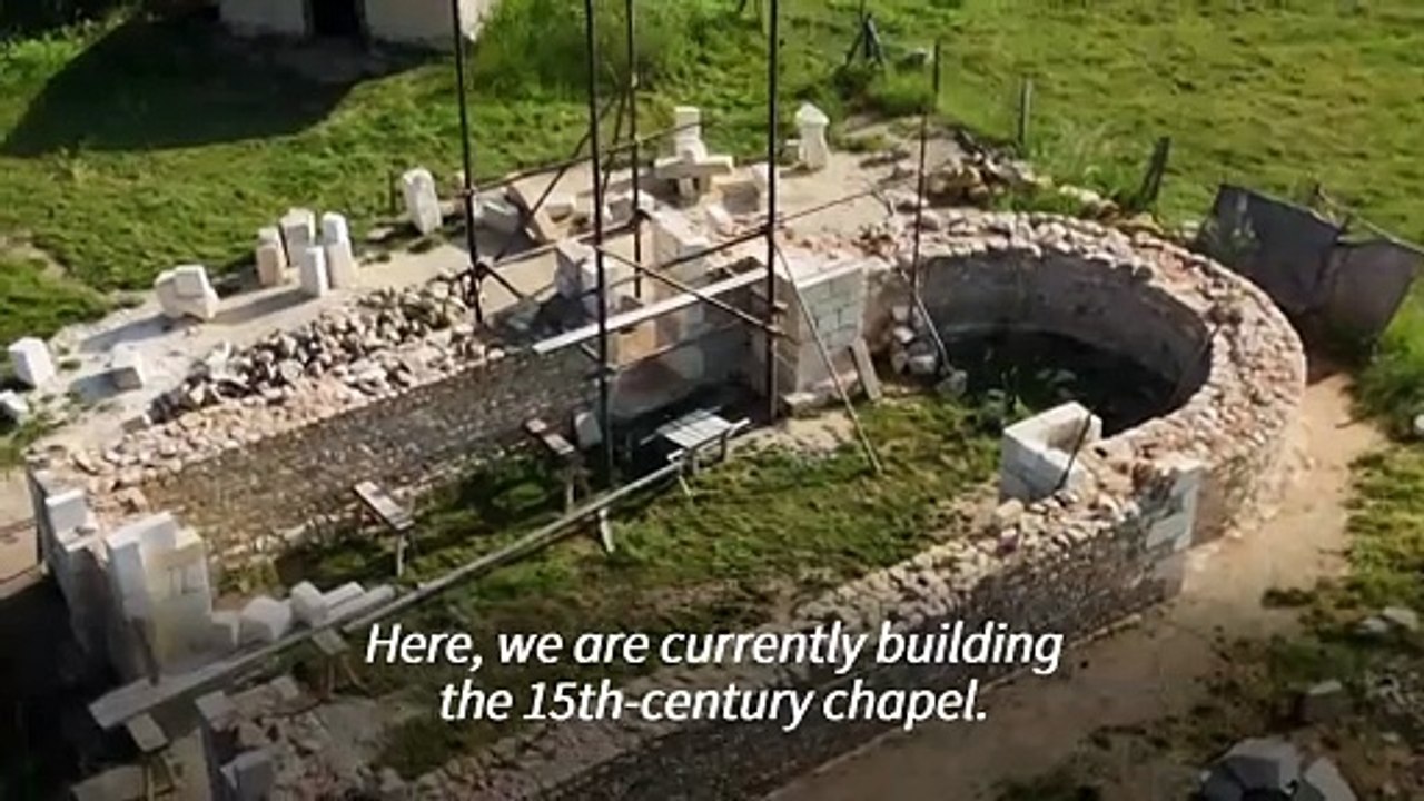 Gothic 'cathedral' being built with medieval techniques near Bordeaux