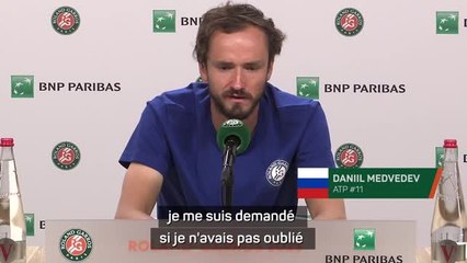 Roland-Garros - Medvedev zappe la poignée de main avec l'arbitre : "J'ai oublié !"