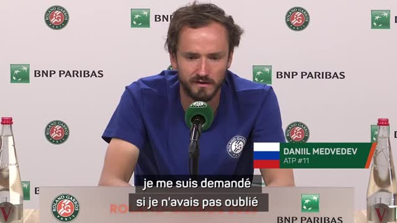 Roland-Garros - Medvedev zappe la poignée de main avec l'arbitre : "J'ai oublié !"