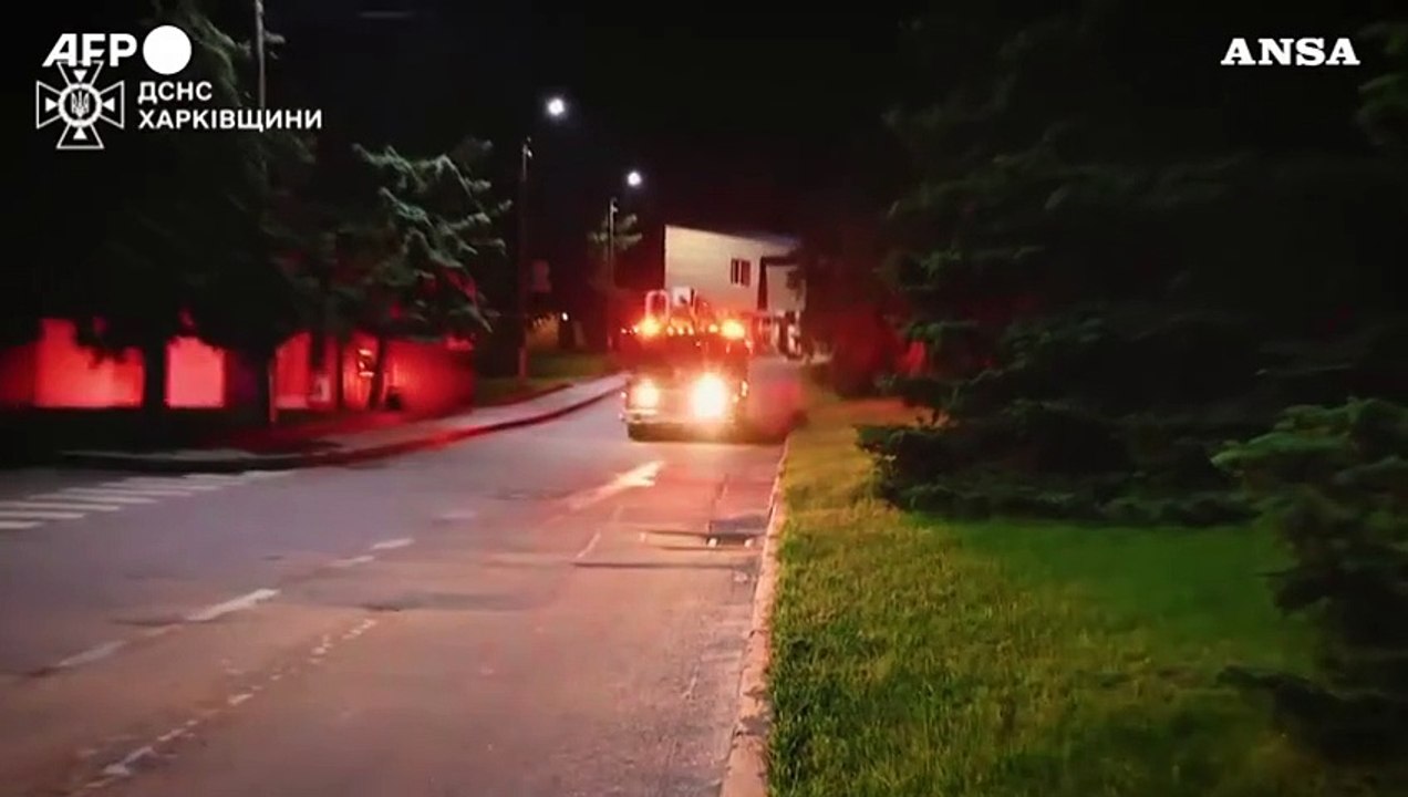 Ucraina, i soccorsi dopo un attacco russo nella regione di Kharkiv