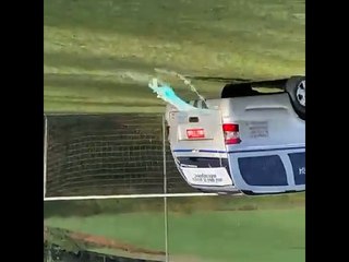 Vídeo mostra noiva chegando em carro de funerária no próprio casamento; motivo é inusitado
