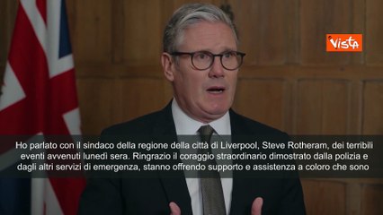 Auto travolge corteo tifosi, Starmer: "L'intero Paese è al fianco di Liverpool"