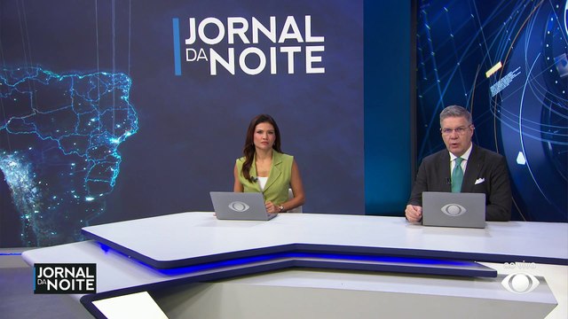 Vulcão Kilaêua lança lava a 300 metros no Havaí