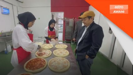 Dulu penyanyi nasyid, kini Azrin bergelar usahawan pizza