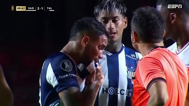 Vinotinto Miguel Navarro es víctima de xenofobia