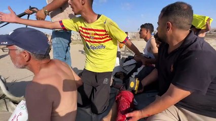 Miles de palestinos acuden a un nuevo centro de distribución de ayuda en Gaza