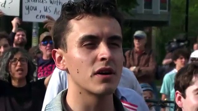 Harvard students, faculty rally in support of international students