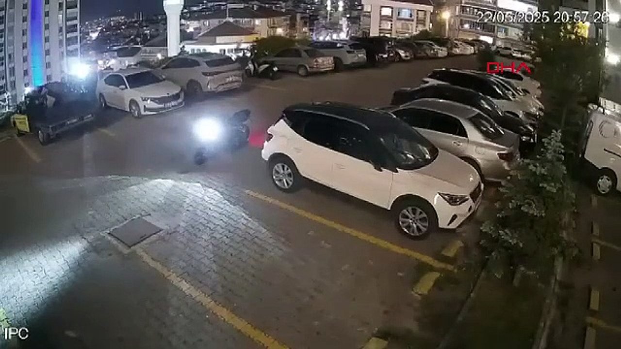 Yine motosikletli saldırgan dehşeti: Evine girmek isterken silahlı saldırıya uğradı