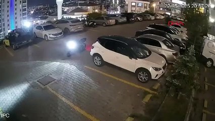 Yine motosikletli saldırgan dehşeti: Evine girmek isterken silahlı saldırıya uğradı