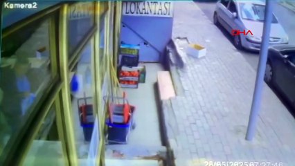 İstanbul'da büfede patlama: Bazı iş yerlerinde hasar oluştu