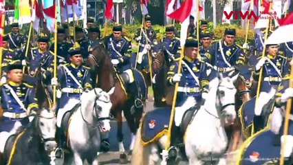 Suara Meriam hingga Pasukan Berkuda Sambut Presiden Macron