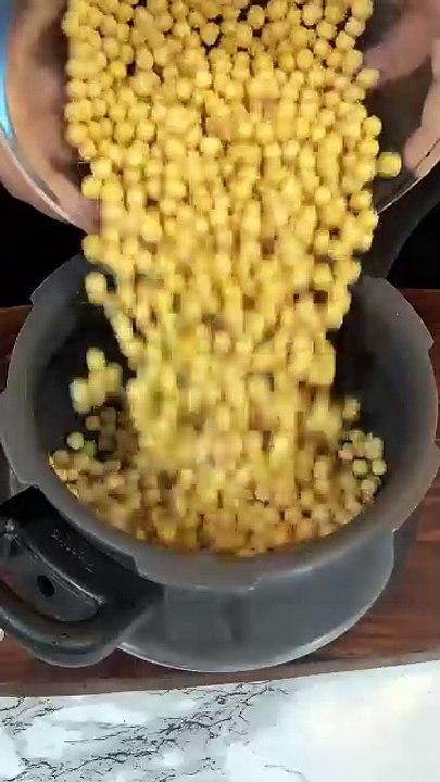 Street Style Ragda Pani Puri ASMR Cooking    #shorts #food #cooking #asmr #recipe #indianasmrworld