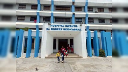 Madrugar por una atención: el díario vivir en los hospitales públicos