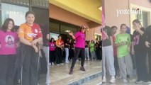 Öğretmenin yaptığı dans gösterisi görenlerin takdirini topladı!