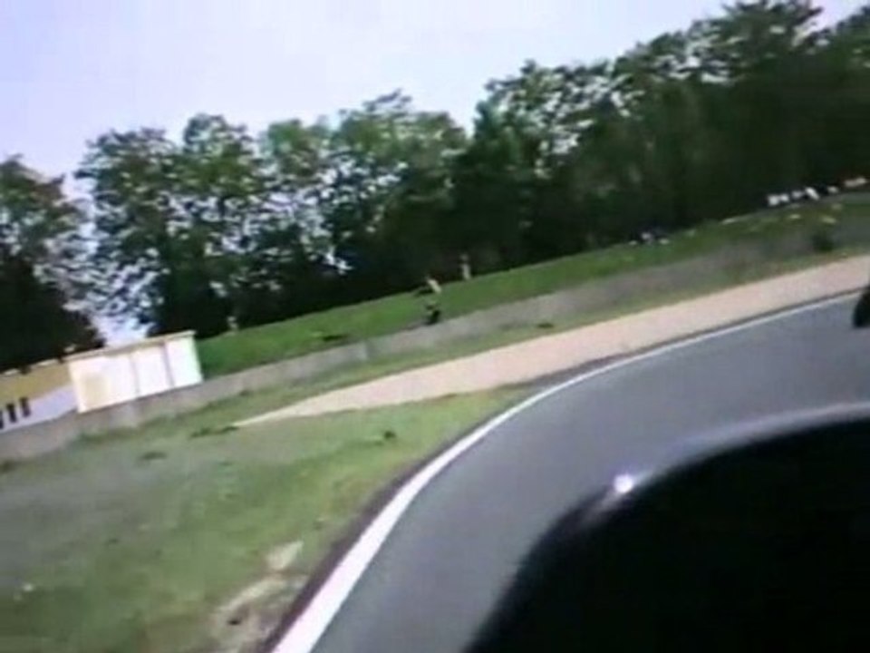 street triple au circuit carole part 1