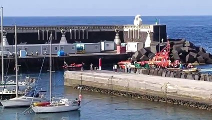 Vuelca un cayuco con más de 100 migrantes a su llegada a Canarias
