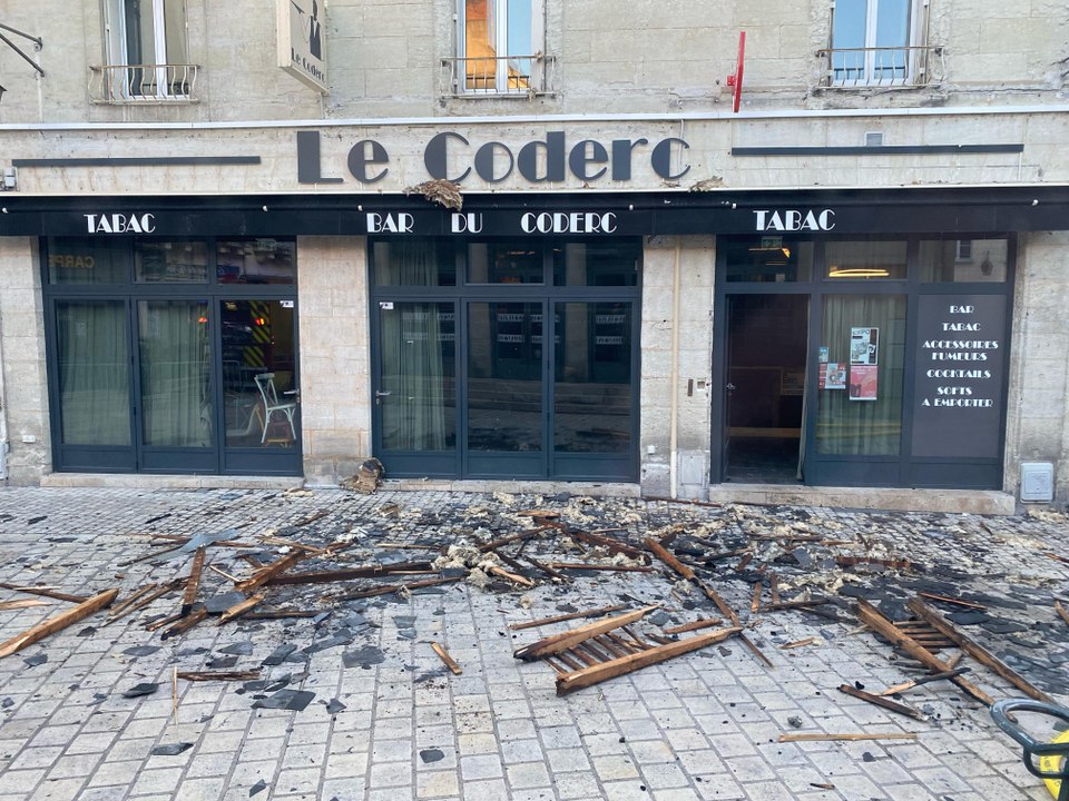 Un incendie ravage des toits dans le centre historique de Périgueux