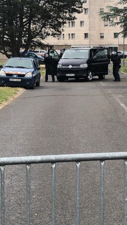 La porte ouverte une réussîtes, pour les conseils, info sur les types d’armes, les équipements  sont incroyable.Démonstration du PSPGMerci Gendarmerie des Ardennes  -  Bleus d'Ardennes