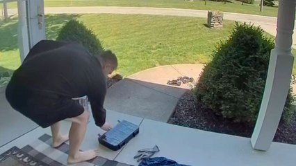 Man lifts Battery Daddy without checking the latch and regrets it instantly