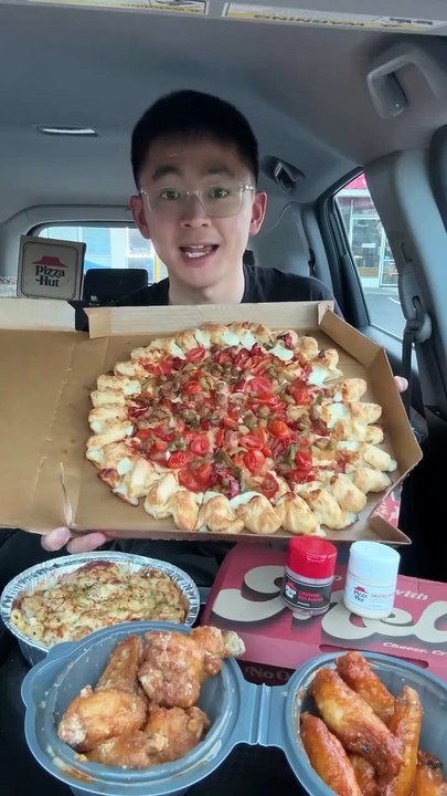 Follow for more ASMR videos🌮🍟 Credits: @thejcheneats #mukbang #asmr #fastfood #asmreating