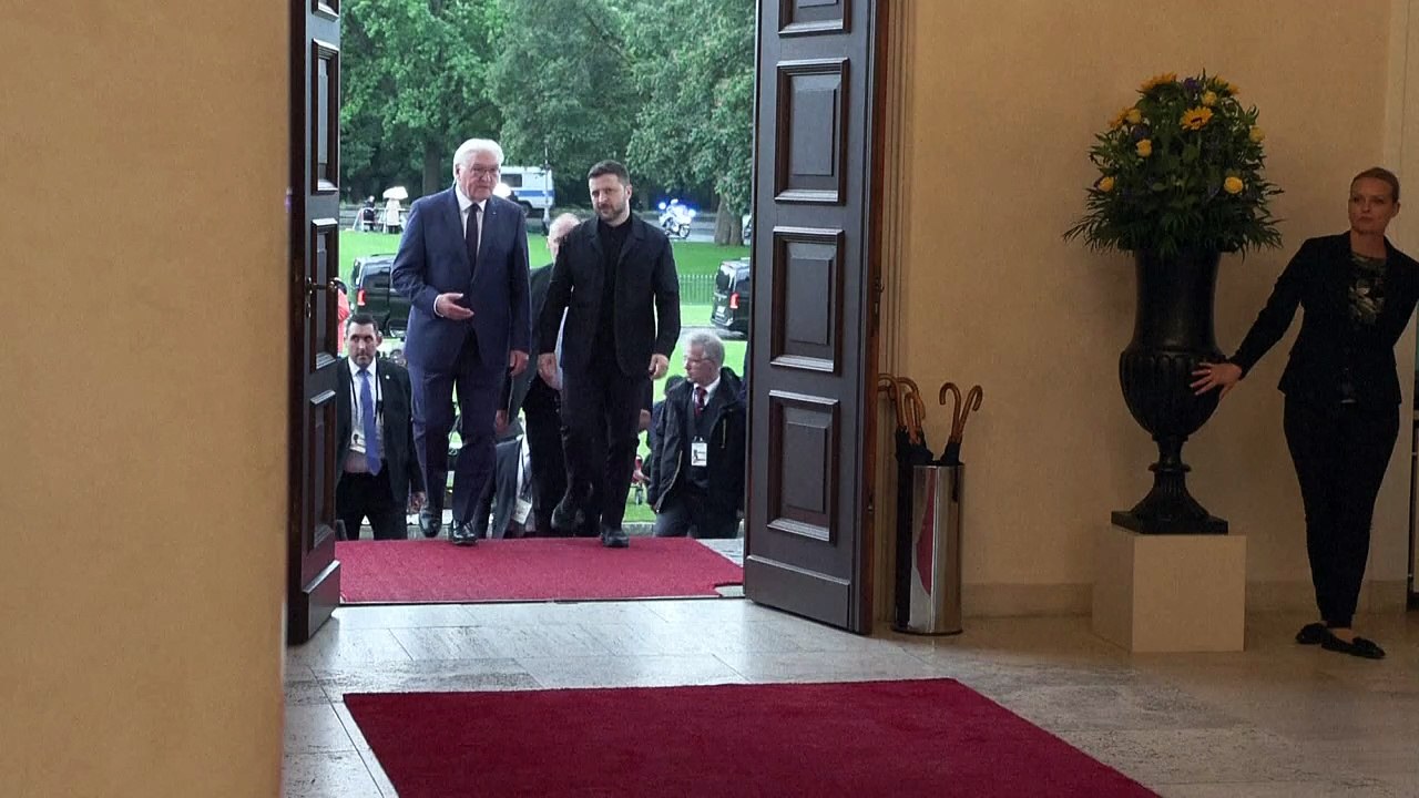 Steinmeier empfängt Selenskyj im Schloss Bellevue