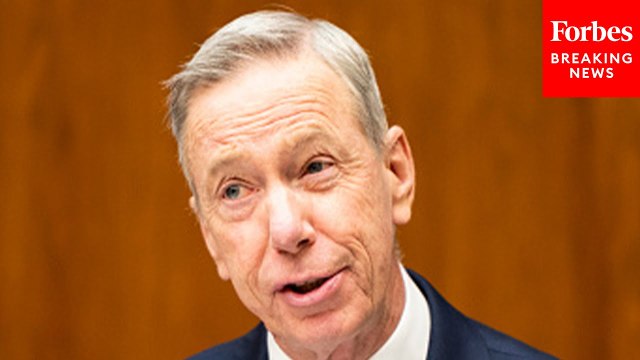 Stephen Lynch Promotes Biden-Era Transparency Regulations: This Promotes ‘Both Efficiency And Fairness’