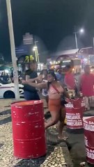 Discussão entre dois homens termina com socos no bairro de Itapuã; assista
