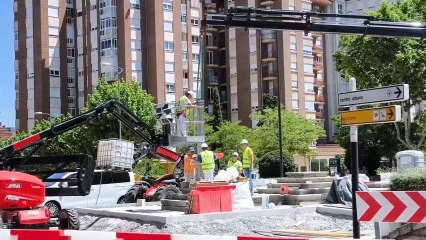 Colocación del Calvario de las Tres Cruces en su nueva ubicación