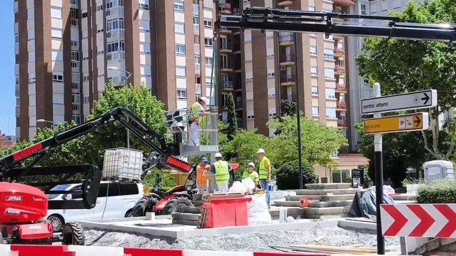 Colocación del Calvario de las Tres Cruces en su nueva ubicación