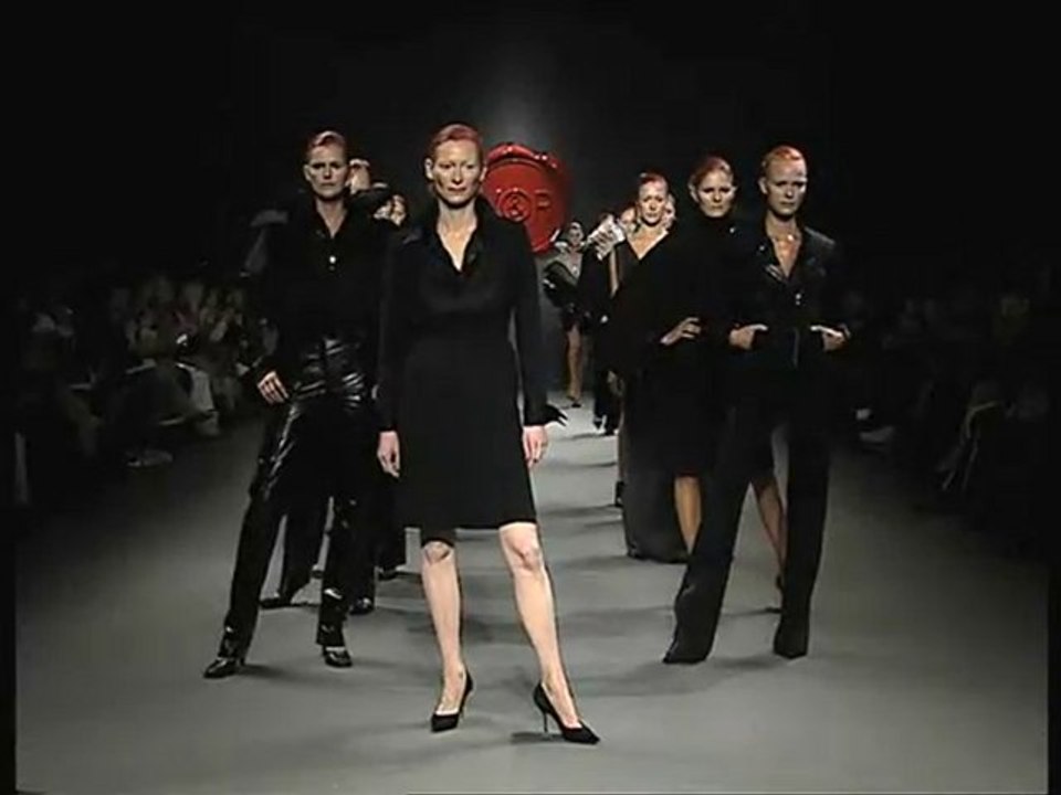 Viktor & Rolf Fall 2003 Fashion Show (Full)