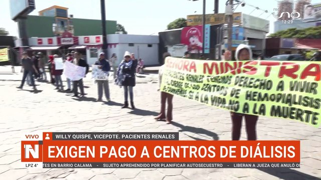 Pacientes renales bloquean el segundo anillo, zona de El Cristo Redentor en Santa Cruz