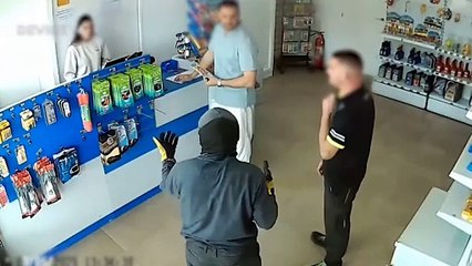 Tenta fazer assalto em Espanha, mas é 'tramado' por gás pimenta