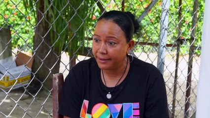 SE SERVIA LA COMIDA ELLA MISMA PARA LUEGO BOTARLA Y LA MADRE LA DEJABA