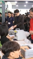 광주서 사전투표한 한동훈 "지는 걸 알면서 싸우는 사람 마음 이해해달라"