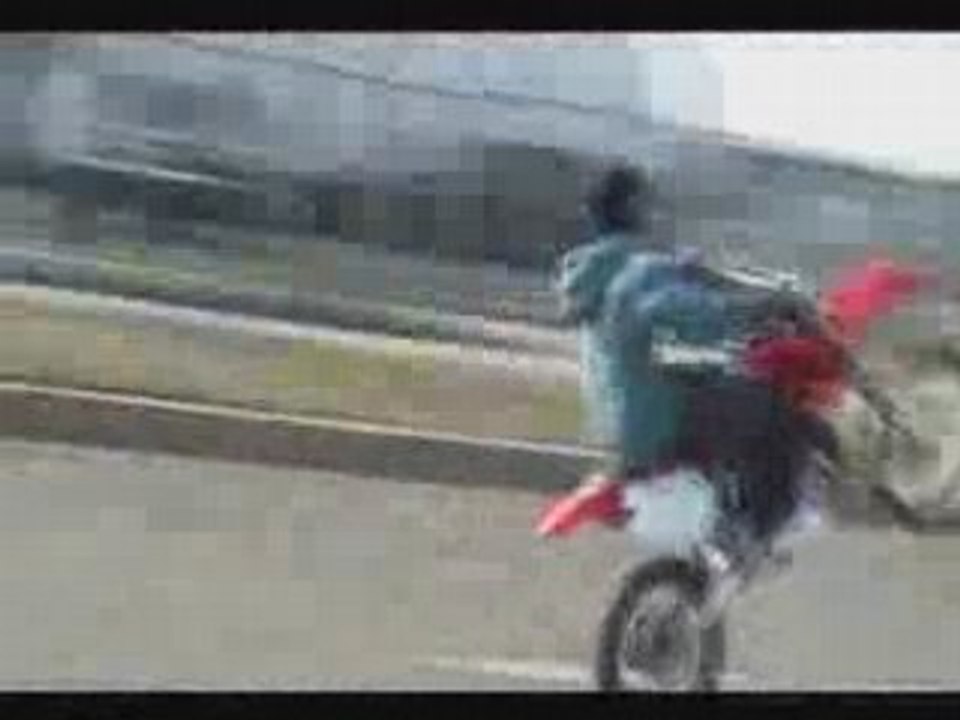 Cross roue qui touche le carenage ar