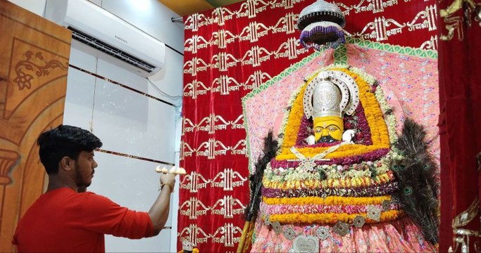 ठाकुरजी को गर्मी में शीतलता के लिए मंदिरों में लगाए एसी-कूलर