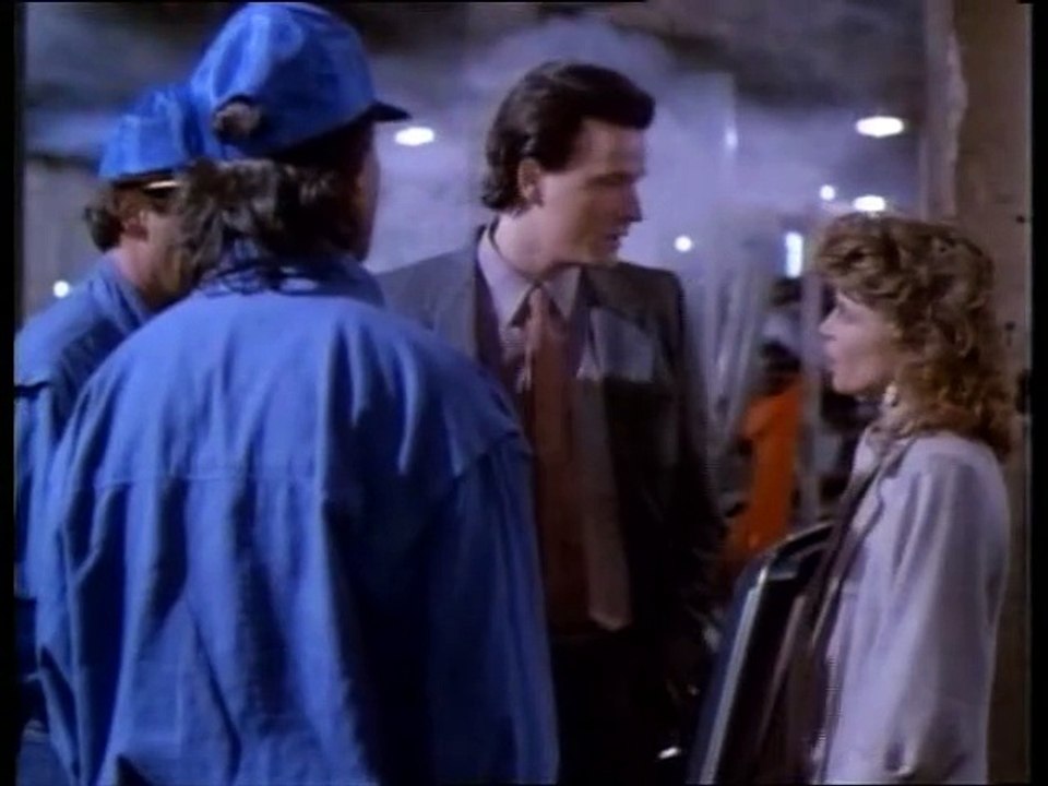 Sans Issue - [Black Moon Rising 1986] Francais - film entier - Tommy Lee Jones - Robert Vaughin & Linda Hamilton - John Carpenter Ripped By Unix