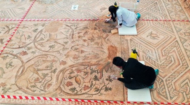 Perre Antik Kenti'ndeki 125 metrekarelik mozaikte konservasyon işlemi